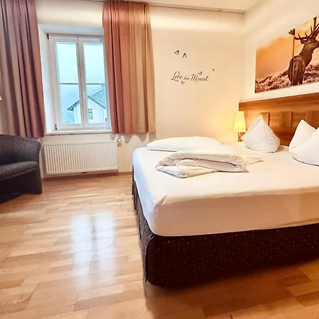 Tirolerhof Doelsach 여관 *